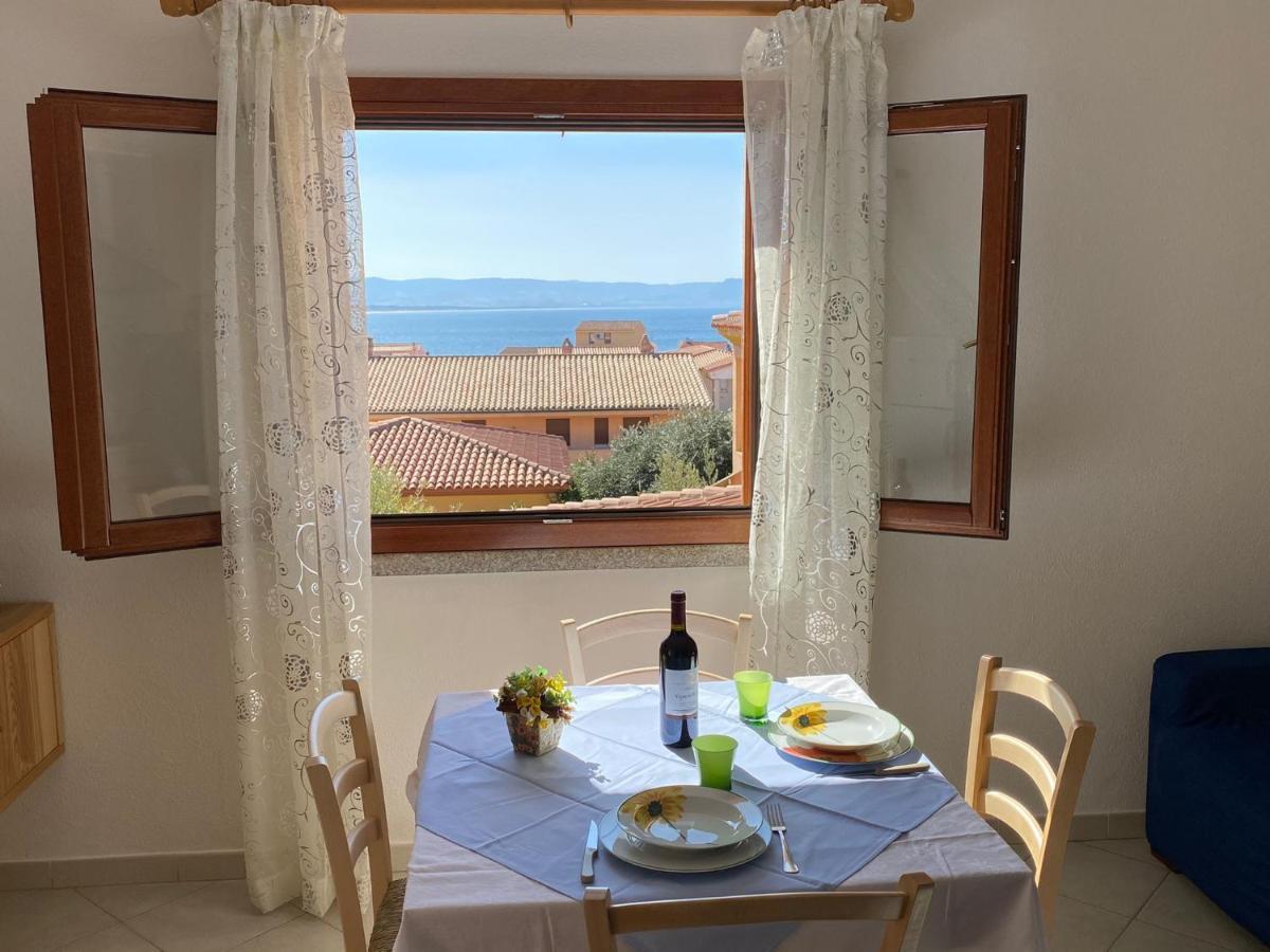 Appartement Tanca Della Torre Trilocale Vista Mare à Isola Rossa Extérieur photo